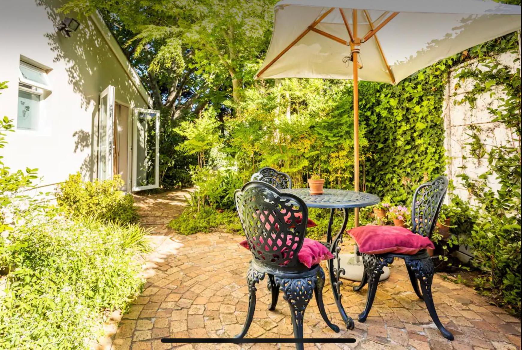 Guest Suite - Leafy Constantia Guest House Cape Town Exterior foto